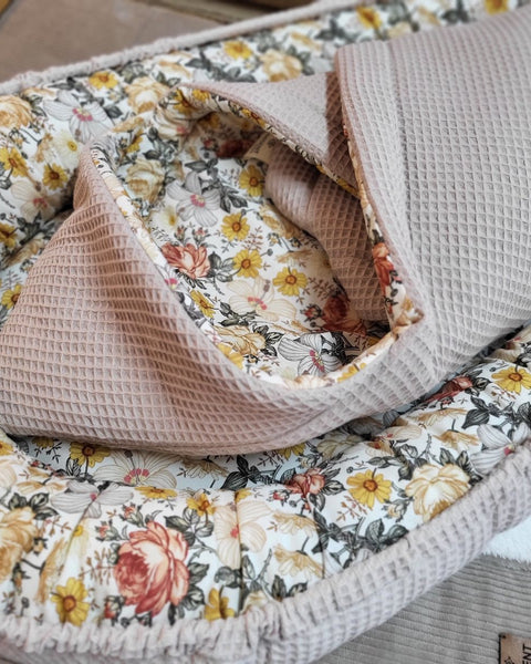 Baby Nestchen Retroblume - The Present Company