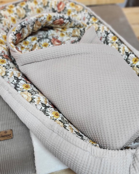 Baby Nestchen Retroblume - The Present Company