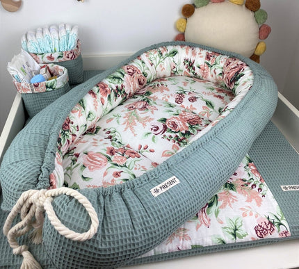 Baby Nestchen Rosenblume - The Present Company