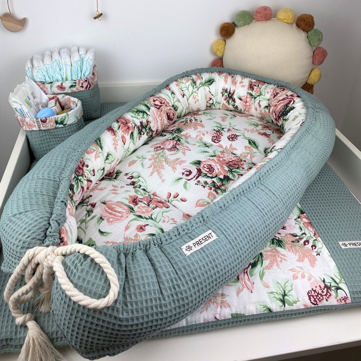 Baby Nestchen Rosenblume - The Present Company