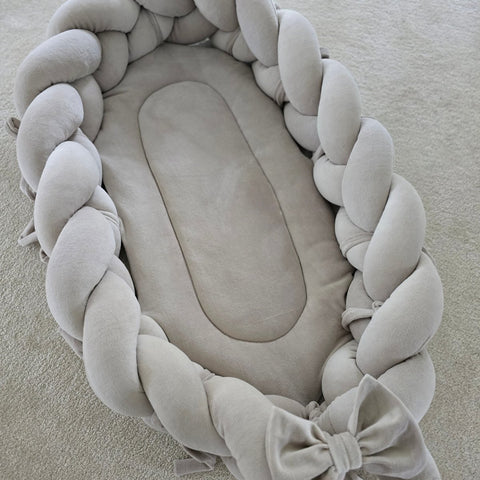 Baby Nestchen 2 in 1 geflochtene Schlange und Liegematraze - The Present Company - Baby Nestchen