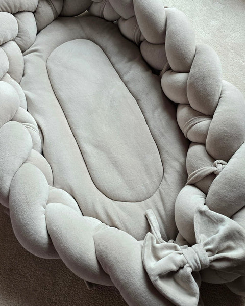 Baby Nestchen 2 in 1 geflochtene Schlange und Liegematraze - The Present Company - Baby Nestchen