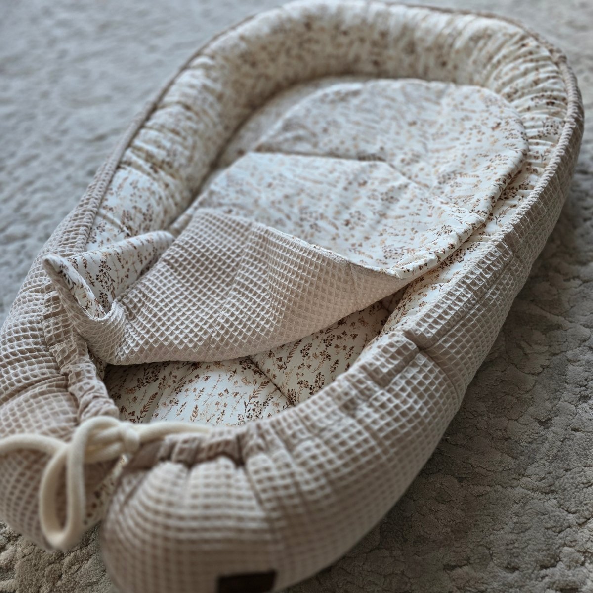 Baby Nestchen Druck Bohoblume - The Present Company