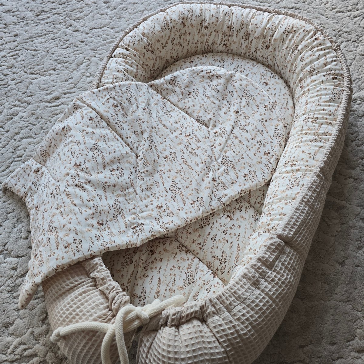 Baby Nestchen Druck Bohoblume - The Present Company