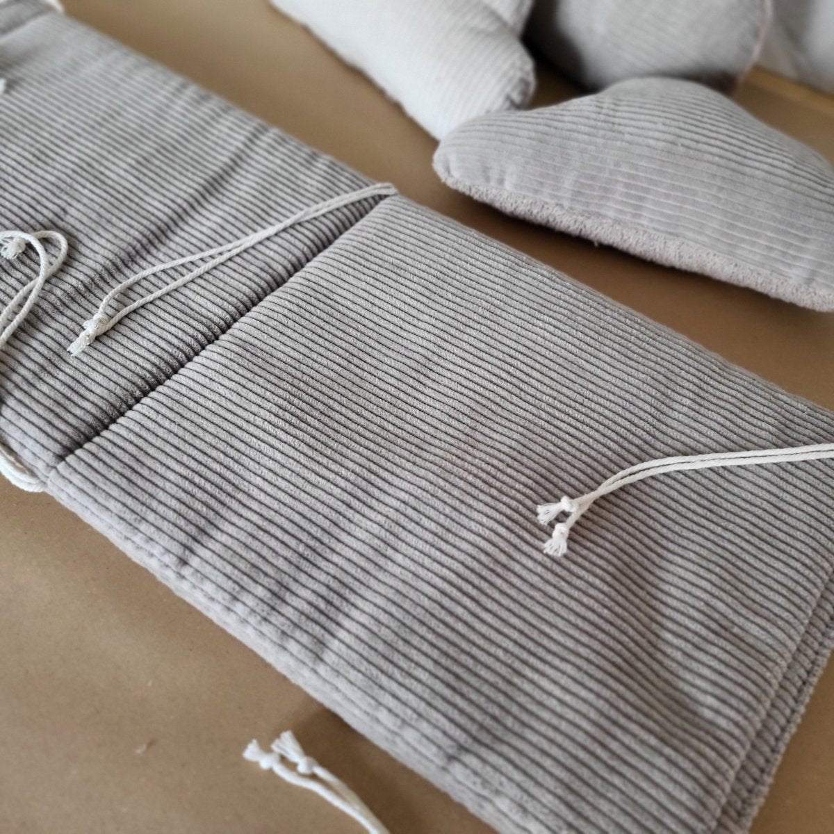 Bettumrandung Cord - The Present Company