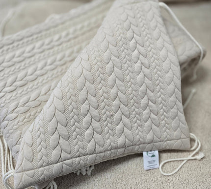 Bettumrandung Zopfmuster - The Present Company