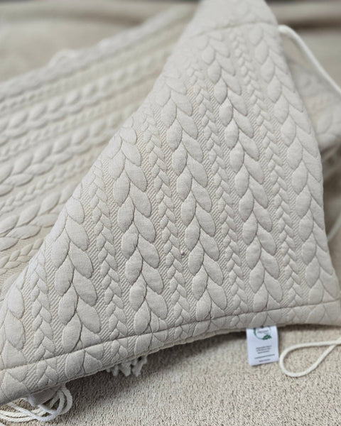 Bettumrandung Zopfmuster - The Present Company