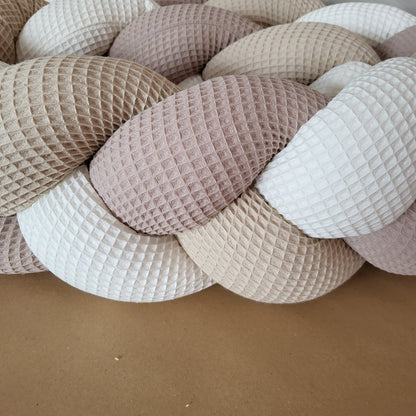 Geflochtene Bettschlange Dunkelbeige, Hellbeige, Cremeweiß - The Present Company