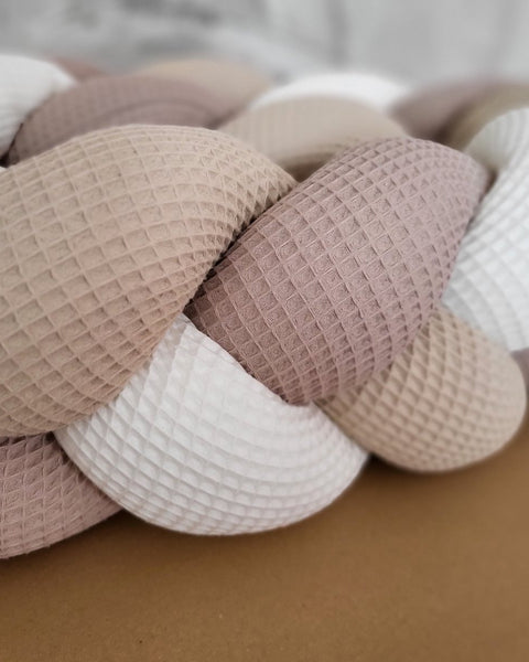 Geflochtene Bettschlange Dunkelbeige, Hellbeige, Cremeweiß - The Present Company