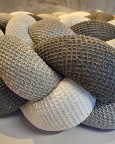 Geflochtene Bettschlange Dunkelgrau, Hellgrau und Reinweiß - The Present Company