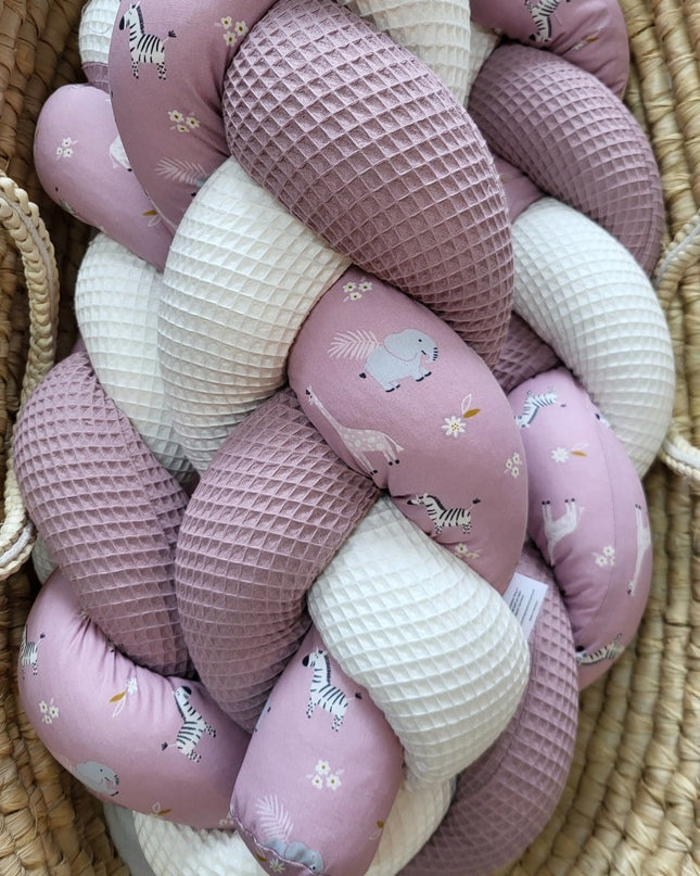 Geflochtene Bettschlange Flieder, Cremeweiß, Waldfreunde in Flieder - The Present Company