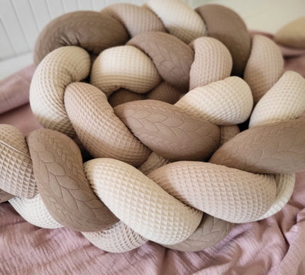 Geflochtene Bettschlange Zopfmuster - The Present Company