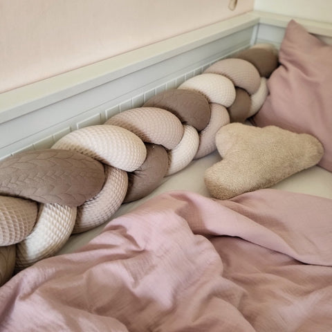 Geflochtene Bettschlange Zopfmuster - The Present Company