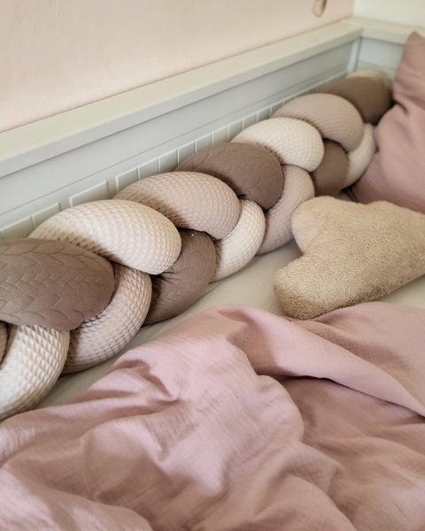 Geflochtene Bettschlange Zopfmuster - The Present Company