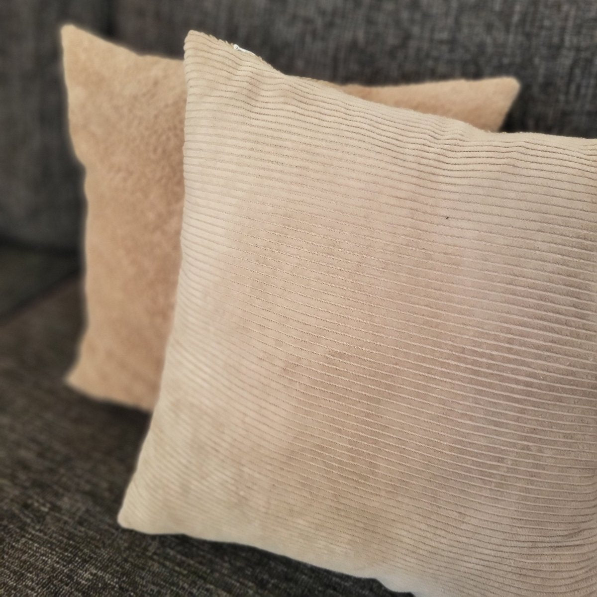 Kissenbezug aus Cord und Frottee - The Present Company