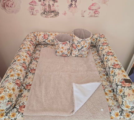 M Set Wickelauflage Druck Retroblume - The Present Company