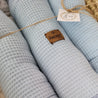 MAXI Bettschlange mit abnehmbarem Bezug Waffelpique Hellblau - The Present Company
