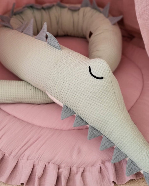 Tier Bettschlange Krokodil - The Present Company