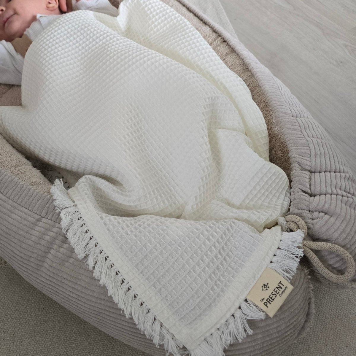 Waffelpique Babydecke mit Fransen - The Present Company