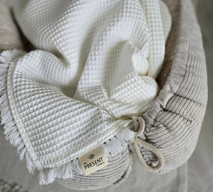 Waffelpique Babydecke mit Fransen Cremeweiß - The Present Company