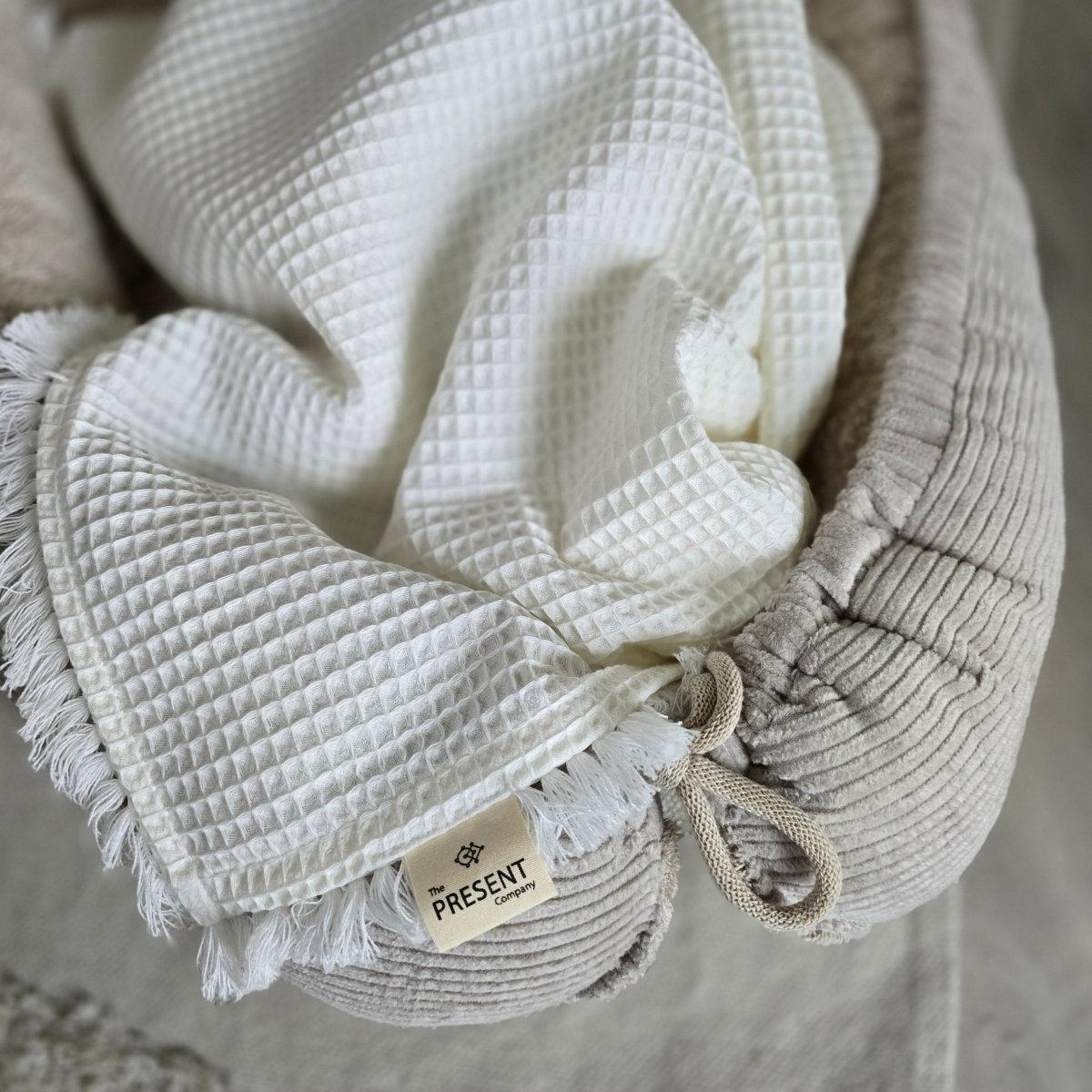 Waffelpique Babydecke mit Fransen - The Present Company
