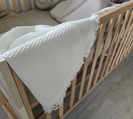 Waffelpique Babydecke mit Fransen Cremeweiß - The Present Company