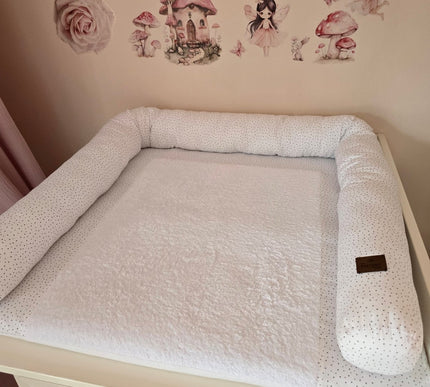 Wickeltischumrandung Punkte - The Present Company