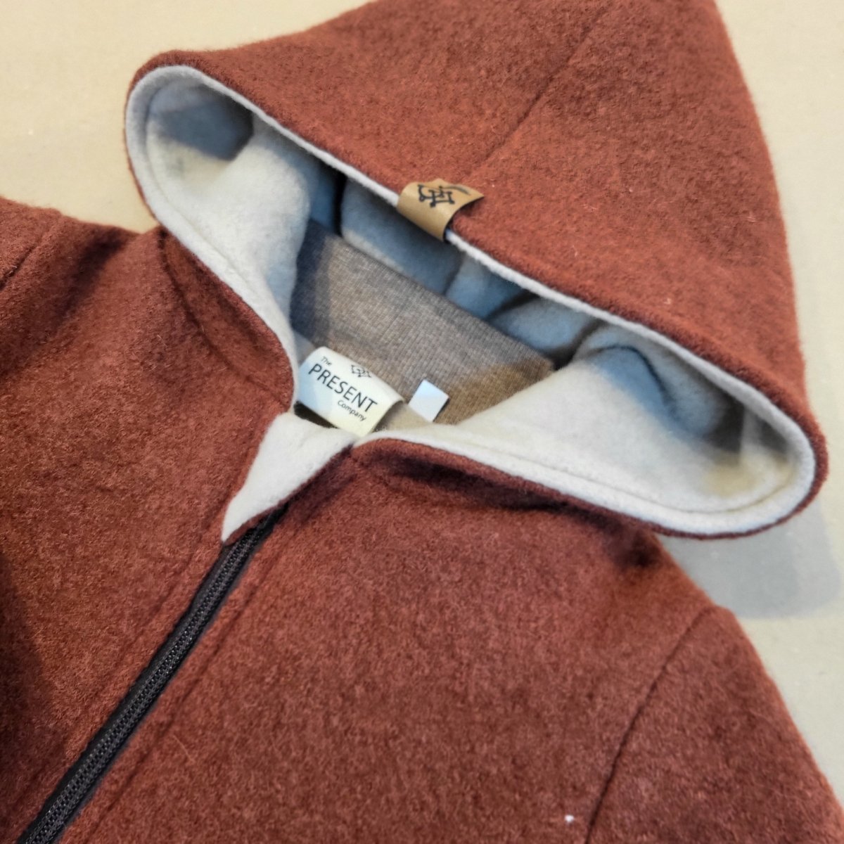 Wollwalkjacke mit Kapuze Rostbraun - The Present Company