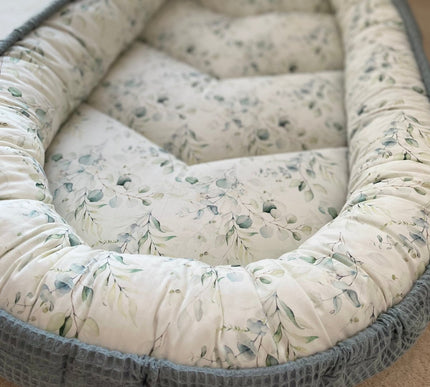 Baby Nestchen Eukalyptus - The Present Company