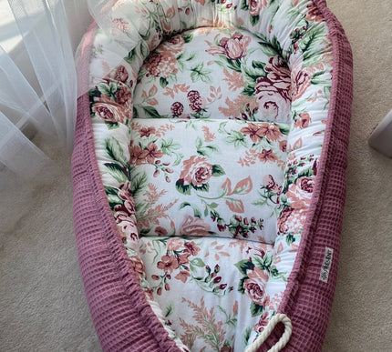 Baby Nestchen Druck Rosenblumen - The Present Company