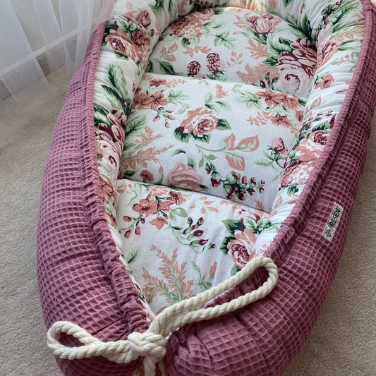 Baby Nestchen Druck Rosenblumen - The Present Company