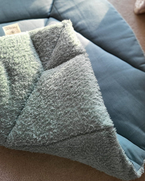 Spiel - und Krabbeldecke in Blattform - The Present Company