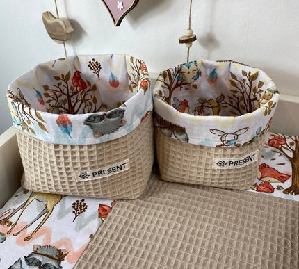 UTENSILO Körbchen Beige Waffelpique und Blumenmotiv - The Present Company