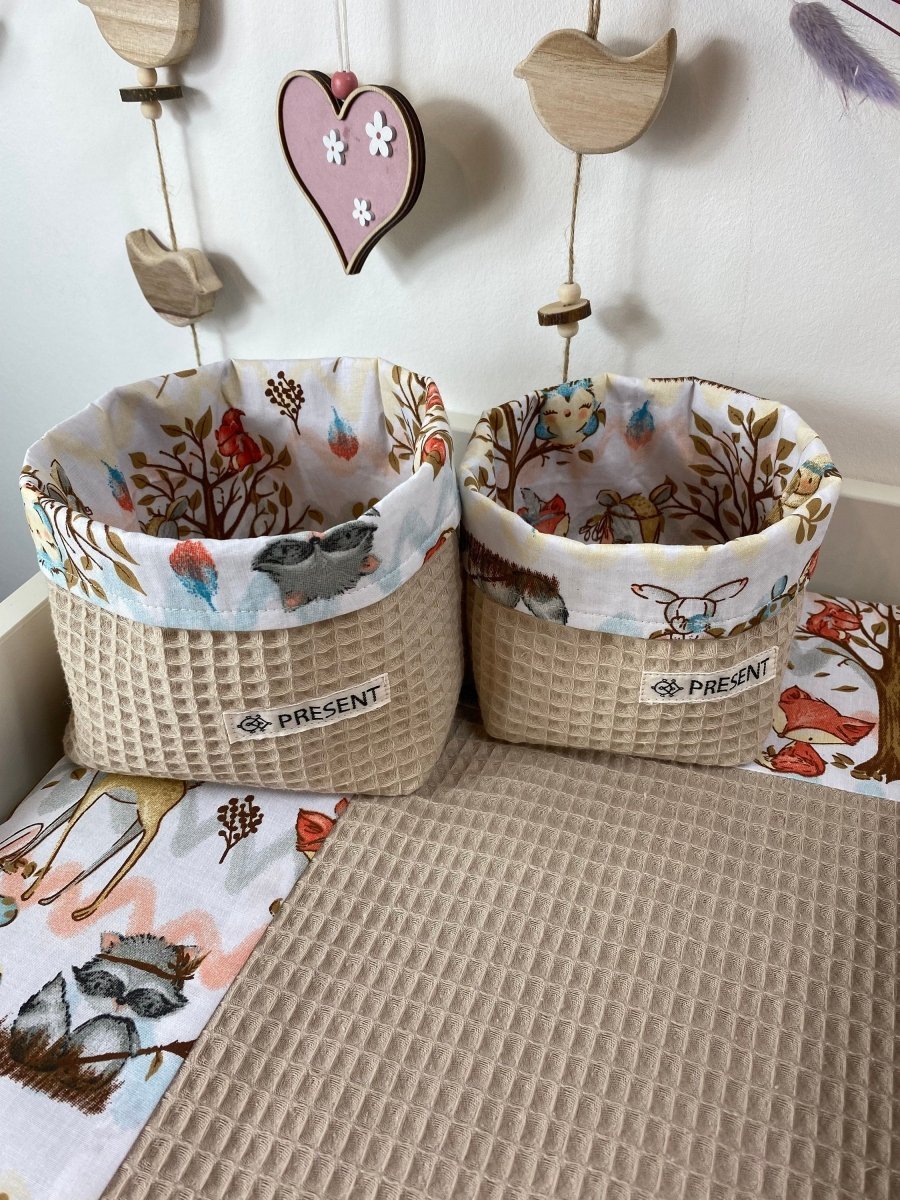 UTENSILO Körbchen Beige Waffelpique und Blumenmotiv - The Present Company
