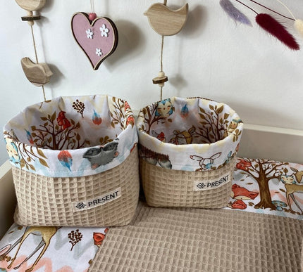 UTENSILO Körbchen Beige Waffelpique und Blumenmotiv - The Present Company