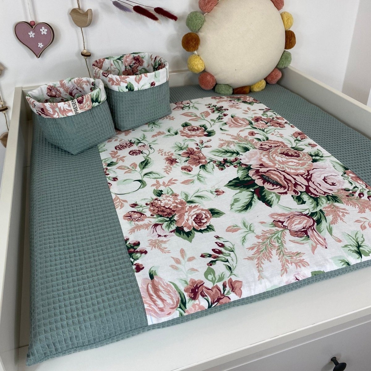 Wickelauflage mit abnehmbarem Bezug Druck Rosenblume mit Mint - The Present Company